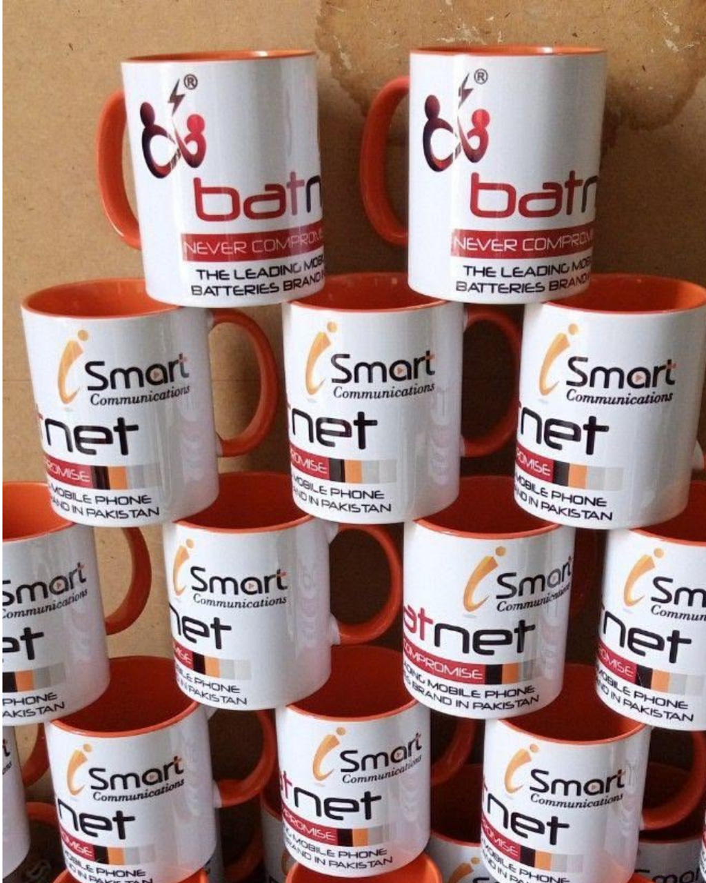 TAZA INTERIOR Y ASA DE COLORES 11 OZ PERSONALIZADA