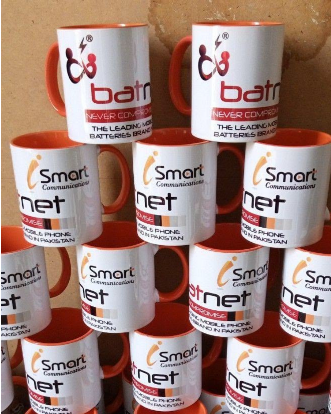 TAZA INTERIOR Y ASA DE COLORES 11 OZ PERSONALIZADA