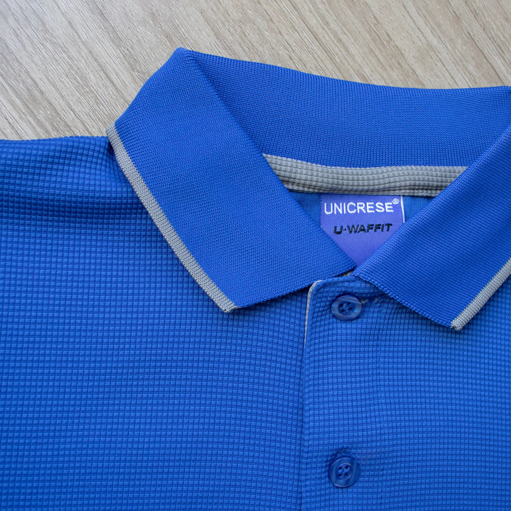 POLO WAFIT CON LINEA EN CUELLO Y MANGA