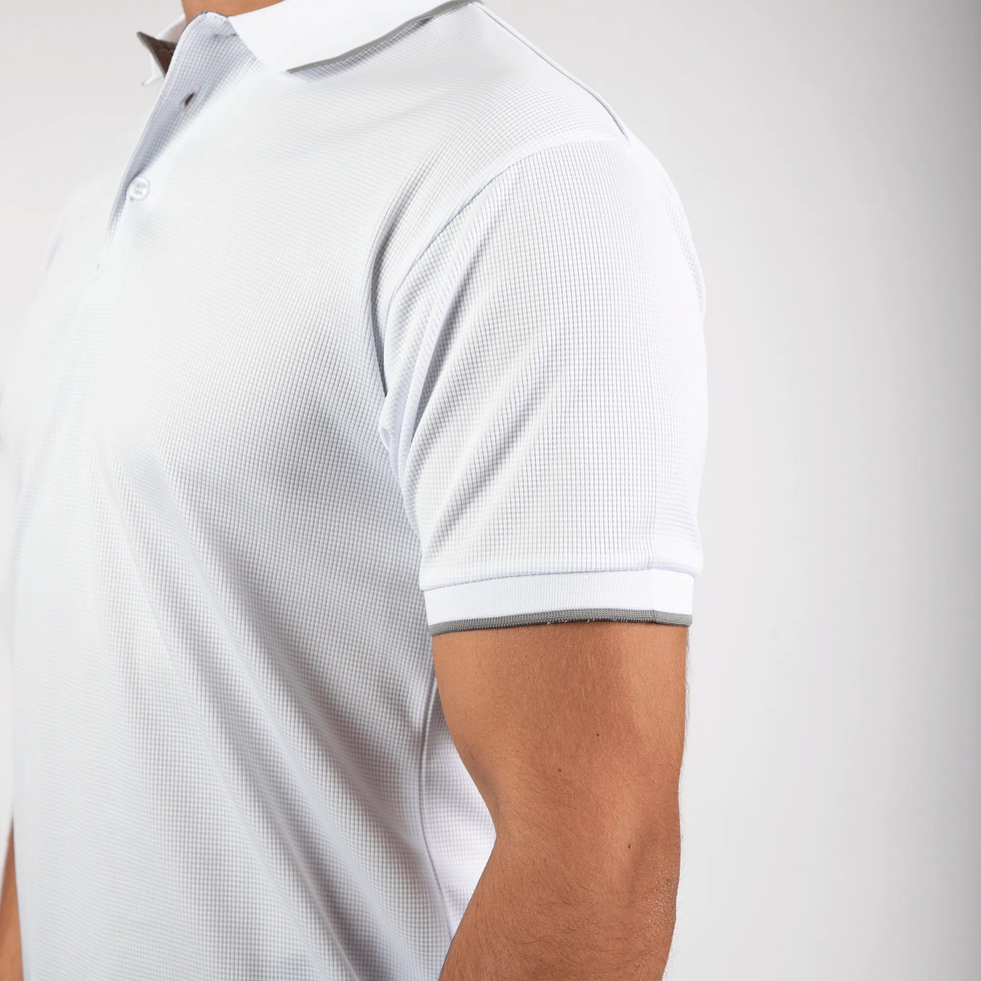 POLO WAFIT CON LINEA EN CUELLO Y MANGA